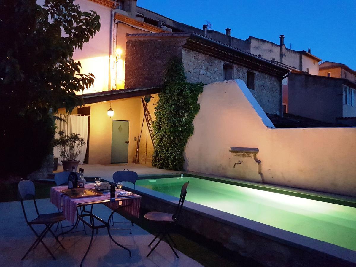 Beautiful Villa With Pool In Mormoiron Esterno foto